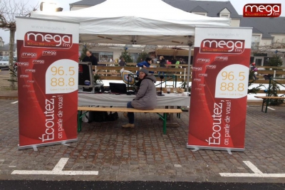 Circulez y&#039;a tout à voir en direct du Marché de Noël de Saint Denis de l&#039;Hôtel