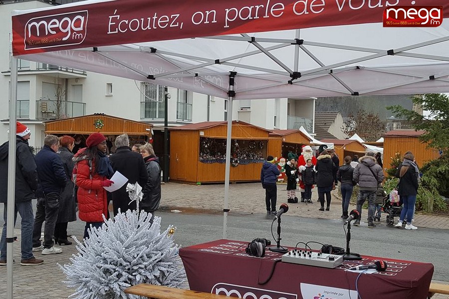 Circulez y&#039;a tout à voir en direct du Marché de Noël 2018 de Saint Denis de l&#039;Hôtel