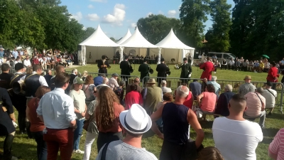 Circulez y&#039;a tout à voir en direct de la Fête de la Sange